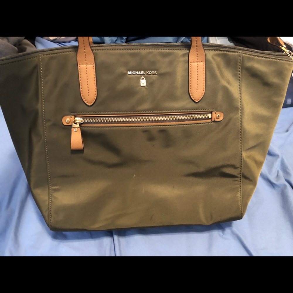 Micheal kors tote